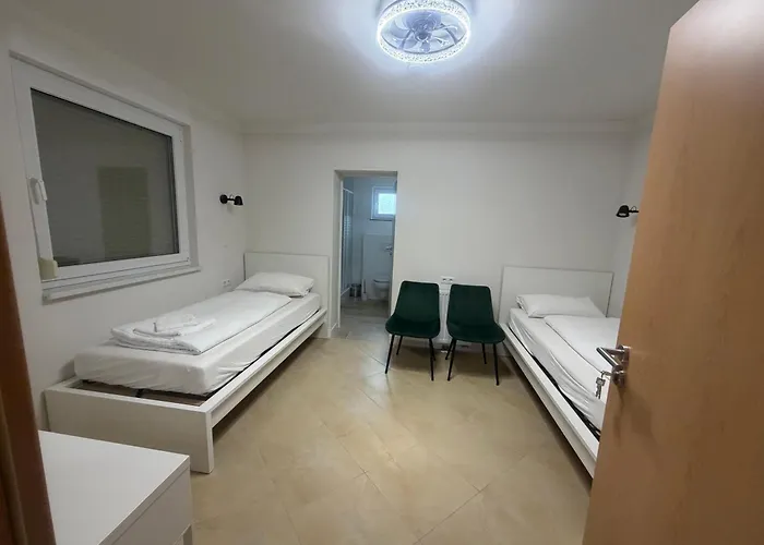 Asiatisches בית כפרי